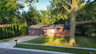 1916 Monterey Dr, Lincoln, NE 68506