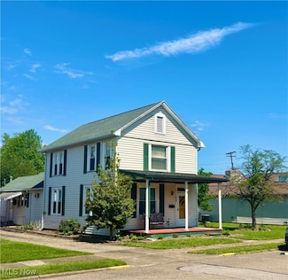 805 4th St, Saint Marys, WV 26170