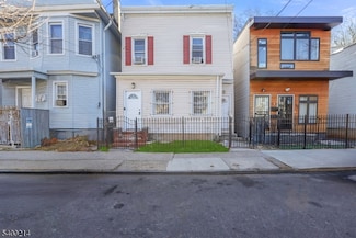 790 S 14th St, Newark, NJ 07108