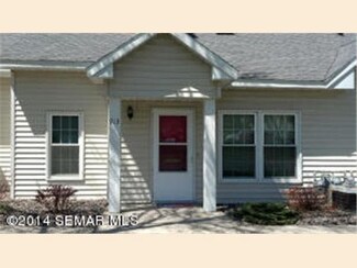 913 913 Clover Ct, St. Charles, MN 55972