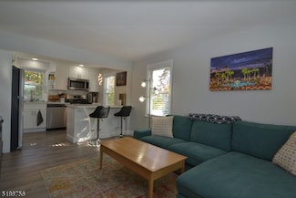 215 New St, Garwood, NJ 07027