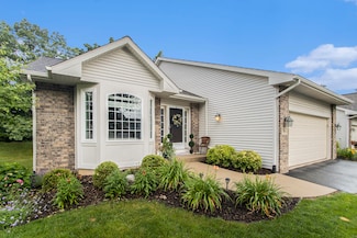 76 Round Hill Rd, Kalamazoo, MI 49009