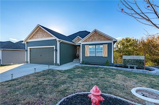 1506 SW Cross Creek Dr, Grain Valley, MO 64029