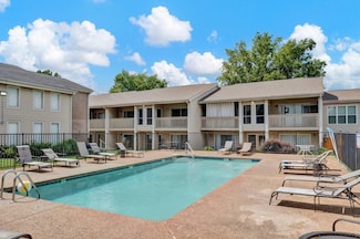 6761 Meadow Oak Place, Memphis, TN 38120
