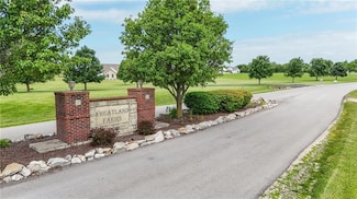 17 Wheatland Dr, Ottawa, KS 66067