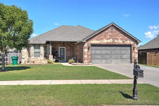 1315 W Ross Ave, Sapulpa, OK 74066