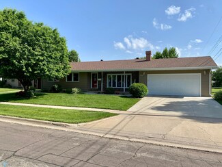 359 Cedar Ln, West Fargo, ND 58078