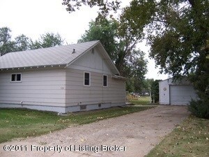 226 2nd Ave E, Halliday, ND 58636