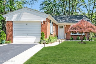 29 Bowie Dr, Whiting, NJ 08759