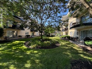 6534 N Northwest Hwy Unit 2C, Chicago, IL 60631