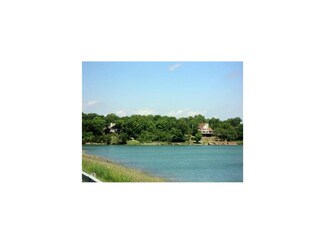 102 Lakeview Ln, Linn Valley, KS 66040