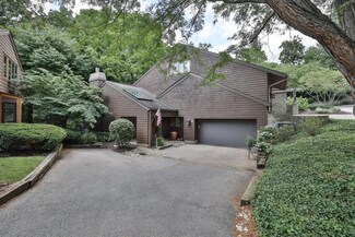 23 Spring Hill Dr, Cincinnati, OH 45227