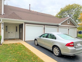 601 Hanover Ct Unit Z1, Schaumburg, IL 60194