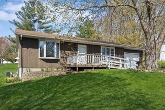 524 N Oliphant St, West Branch, IA 52358