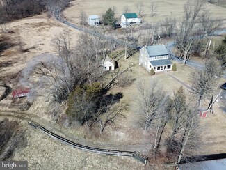 1428 Windsor Castle Rd, Hamburg, PA 19526