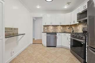 23 Country Club Ln, Pomona, NY 10970