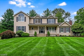 10 Glen Ridge Dr, Long Valley, NJ 07853
