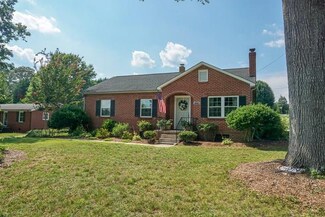 1076 16th Ave NW, Hickory, NC 28601
