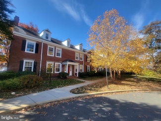 3279 S Stafford St Unit B1, Arlington, VA 22206