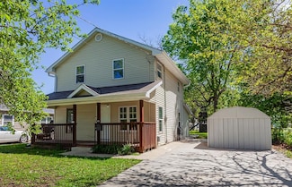 1915 E 22nd St, Des Moines, IA 50317