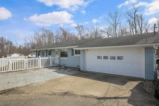 68267 Channel Pkwy, Edwardsburg, MI 49112