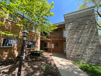 1376 Brown St, Des Plaines, IL 60016