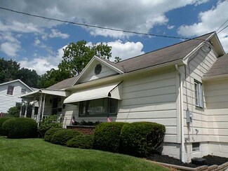 135 S Shenango St, Mercer, PA 16137