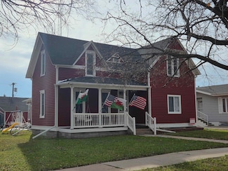 707 Locust St, Arapahoe, NE 68922