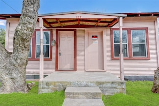 217 Cedar St, Freeport, TX 77541