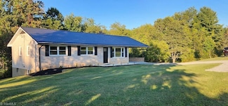2854 Double Cabin Rd, Hillsville, VA 24343
