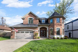 1941 Milton Ave, Northbrook, IL 60062