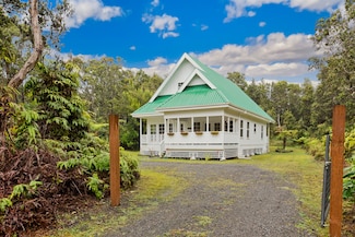 11 2nd St, Volcano, HI 96785