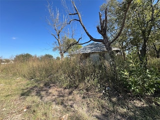 817 S Elm St, Mart, TX 76664