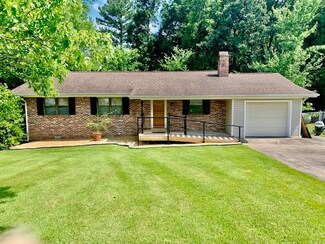 423 Clear Oak Dr, Dalton, GA 30721
