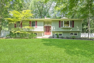 3 Brigadoon Dr, Suffern, NY 10901