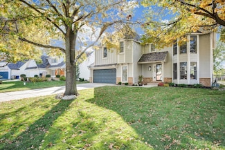 1525 N Woodridge Dr, Wichita, KS 67206