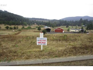 0 Bugle Loop Unit 42 17678828, Oakridge, OR 97463
