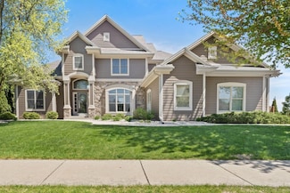 1861 River Lakes Rd S, Oconomowoc, WI 53066