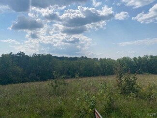 3646 Highland Rd, Orefield, PA 18069