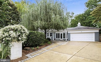 6 Spring Hill Ct, Chevy Chase, MD 20815