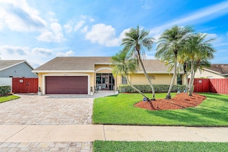 9767 Richmond Cir, Boca Raton, FL 33434