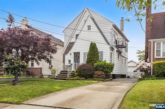 21 Berkeley Ave, Belleville, NJ 07109