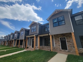 66 Pelt Ln, Evington, VA 24550