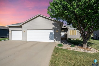 506 Almond Ave, Harrisburg, SD 57032
