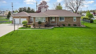615 Webb Dr, Bay City, MI 48706