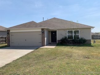 10212 E Larry St, Claremore, OK 74019