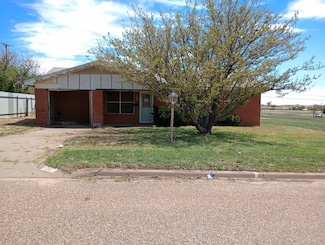 703 S Austin Ave, Tulia, TX 79088