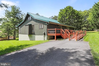 239 The Woods Rd, Hedgesville, WV 25427