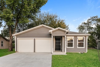 2213 Dillard St, Fort Worth, TX 76105