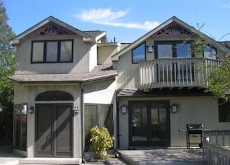 16 Wildwood Ln, Smithtown, NY 11787